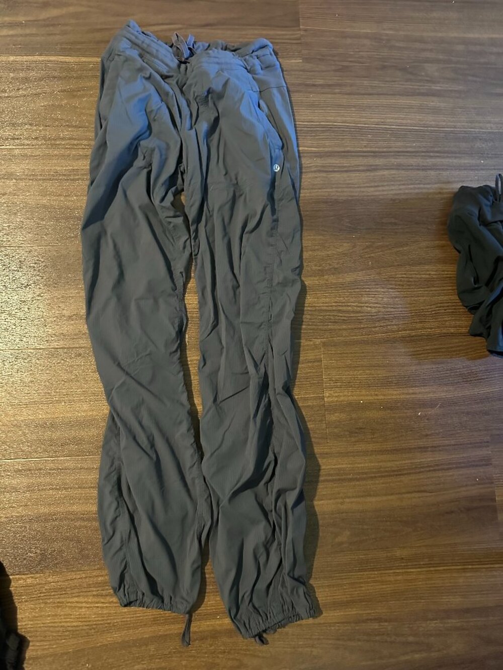 LuLu Lemon Studio Pant - size: 4 color: dark gray